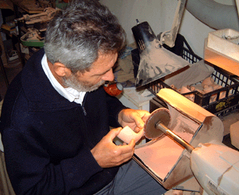 Claudio Cavicchi al lavoro